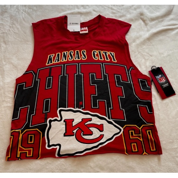 Forever 21 Tops - Kansas City Chiefs + Forever 21 Womens cut-off NFL, size Small